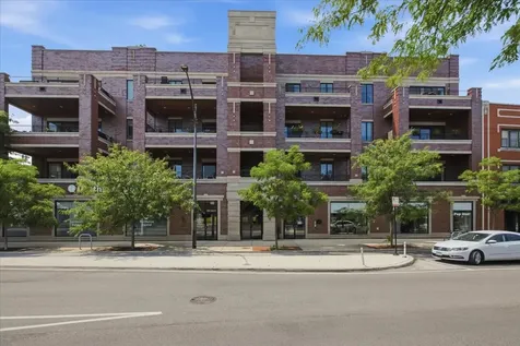 5820 North Clark Street Chicago IL 60660