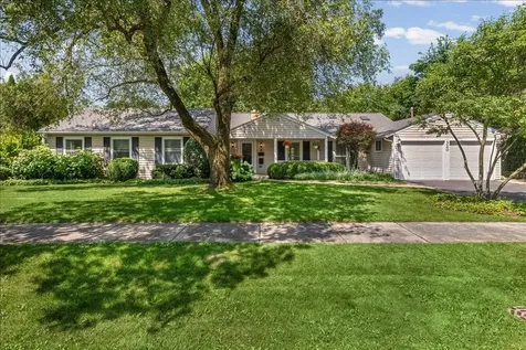 320 Thackeray Lane Northfield IL 60093