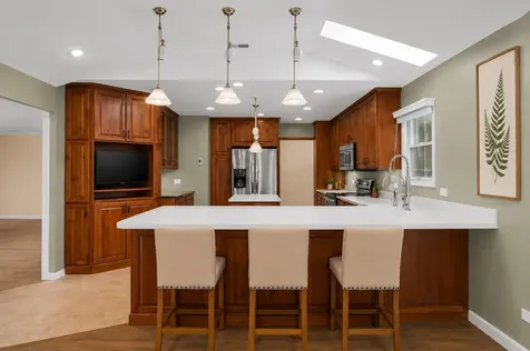 320 Thackeray Lane Northfield IL 60093