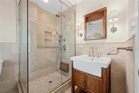 320 Thackeray Lane Northfield IL 60093