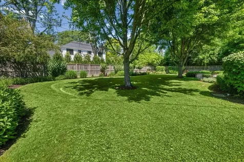 320 Thackeray Lane Northfield IL 60093
