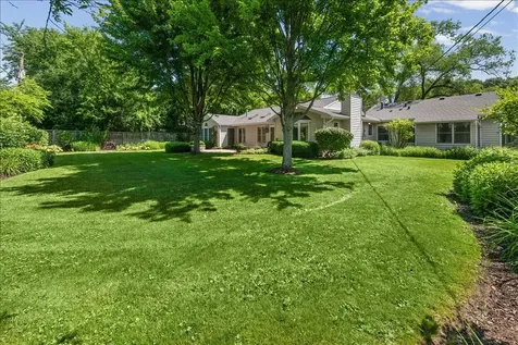320 Thackeray Lane Northfield IL 60093