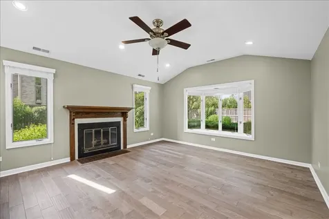320 Thackeray Lane Northfield IL 60093