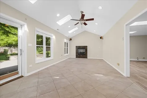 320 Thackeray Lane Northfield IL 60093