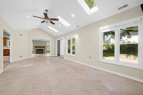320 Thackeray Lane Northfield IL 60093
