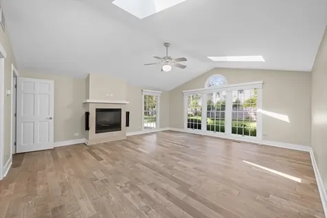 320 Thackeray Lane Northfield IL 60093