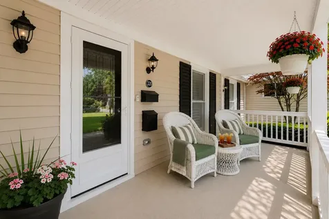 320 Thackeray Lane Northfield IL 60093