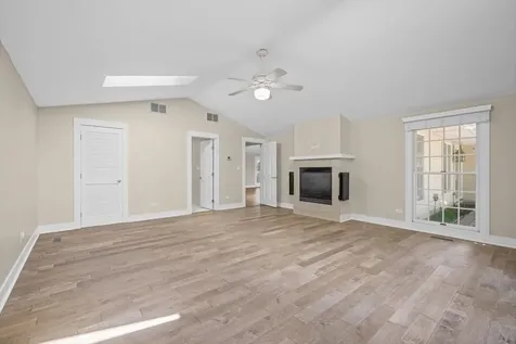 320 Thackeray Lane Northfield IL 60093