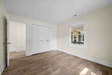 320 Thackeray Lane Northfield IL 60093