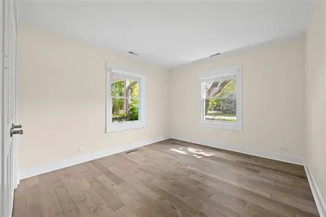 320 Thackeray Lane Northfield IL 60093
