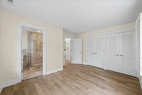 320 Thackeray Lane Northfield IL 60093