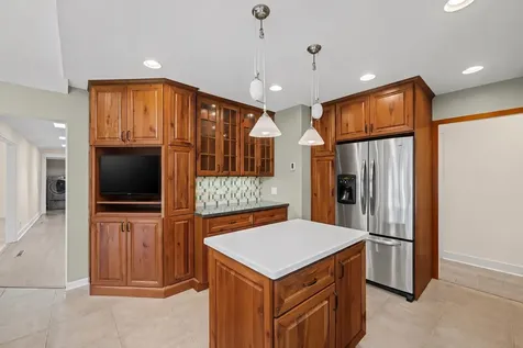 320 Thackeray Lane Northfield IL 60093