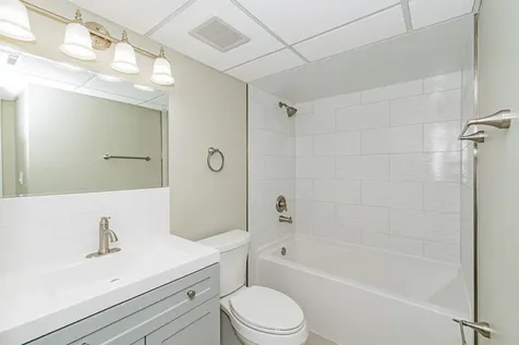 3851 North Parkway Drive Northbrook IL 60062
