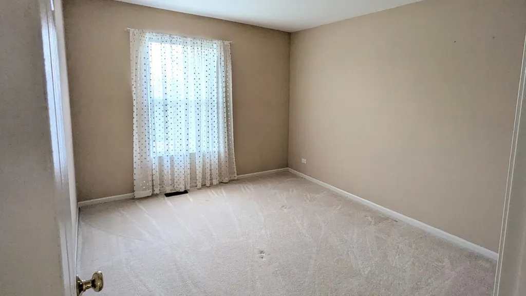 11025 Fairbluff Avenue Huntley IL 60142