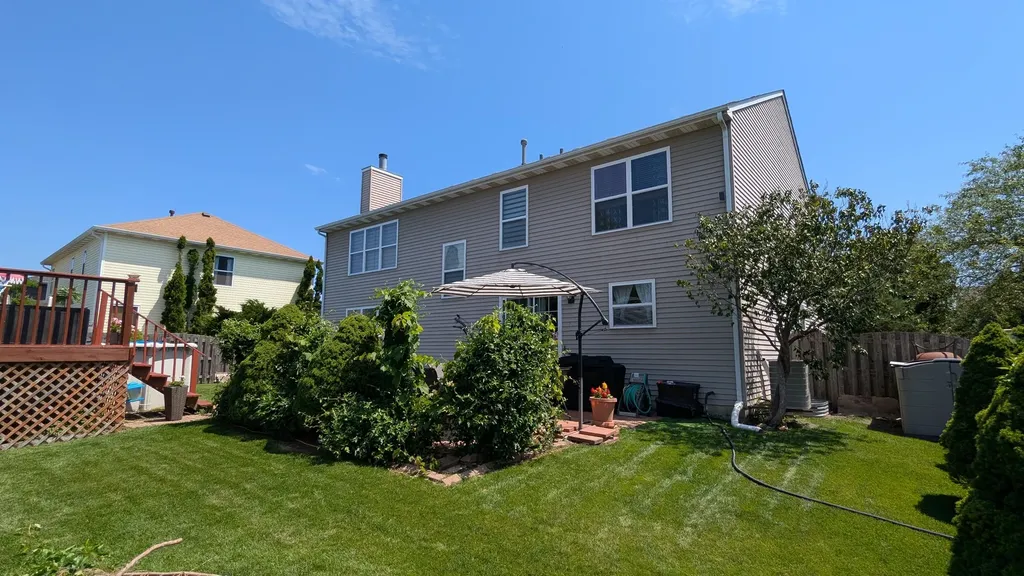 11025 Fairbluff Avenue Huntley IL 60142