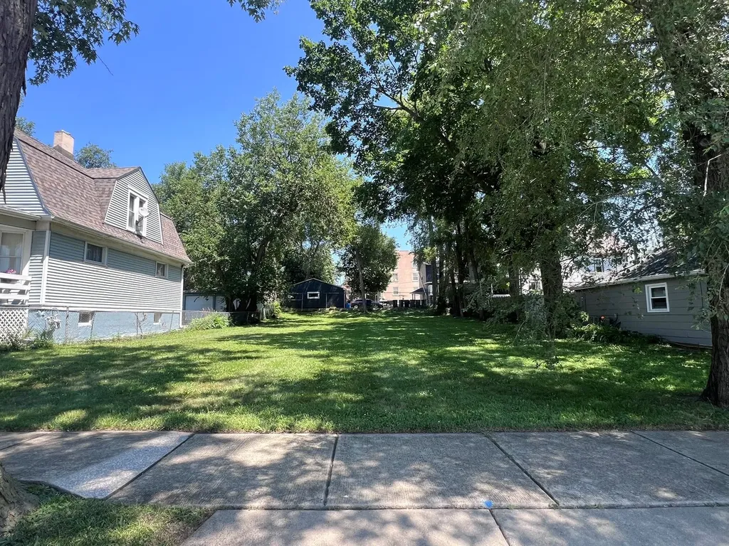 407 Brook Street Elgin IL 60120