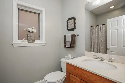 3836 North Janssen Avenue Chicago IL 60613