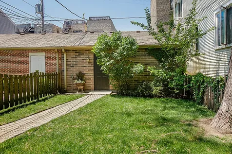 3836 North Janssen Avenue Chicago IL 60613