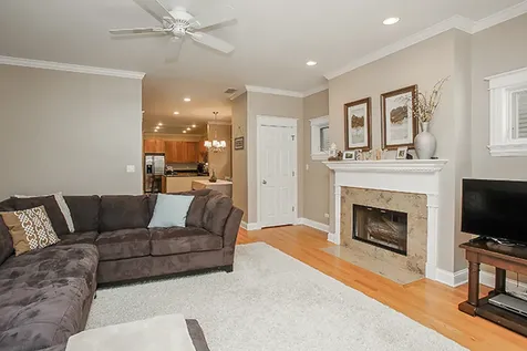 3836 North Janssen Avenue Chicago IL 60613