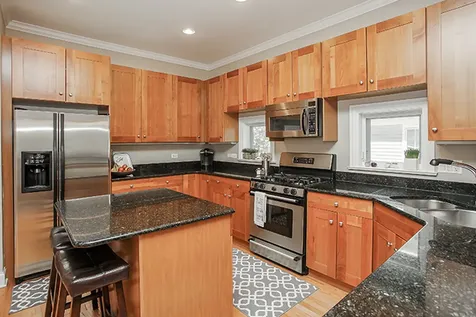 3836 North Janssen Avenue Chicago IL 60613