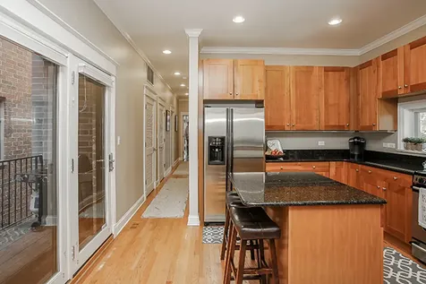 3836 North Janssen Avenue Chicago IL 60613