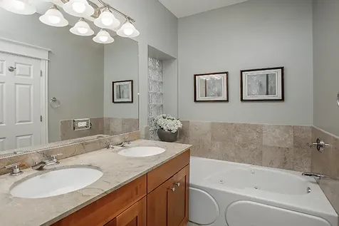 3836 North Janssen Avenue Chicago IL 60613
