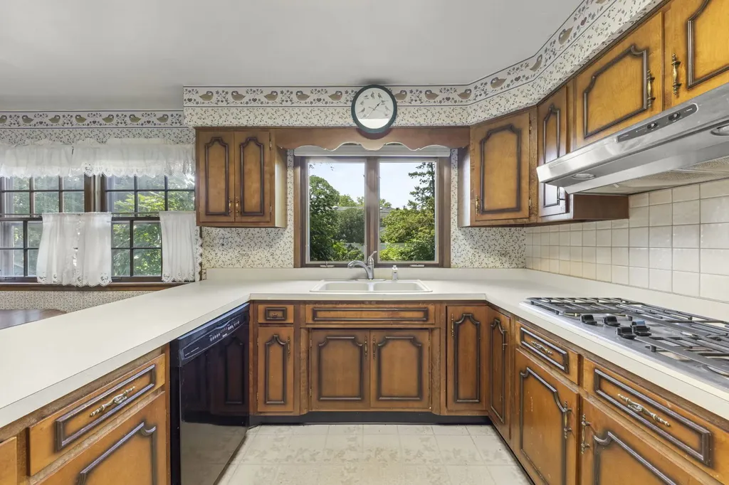 4726 Howard Avenue Western Springs IL 60558