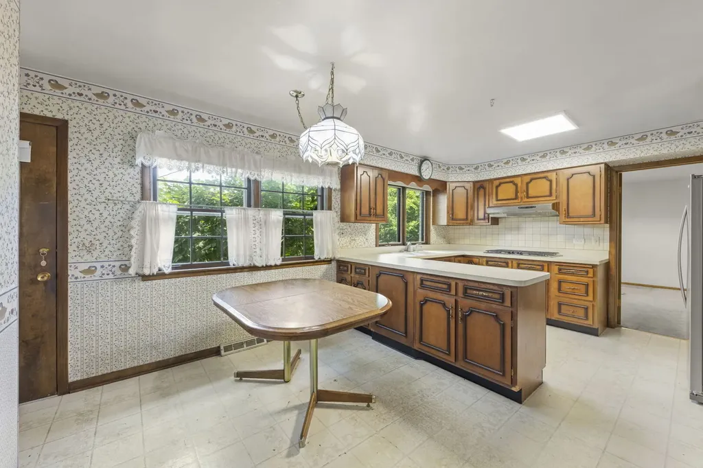 4726 Howard Avenue Western Springs IL 60558