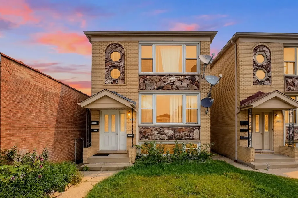 5789 North Elston Avenue Chicago IL 60646