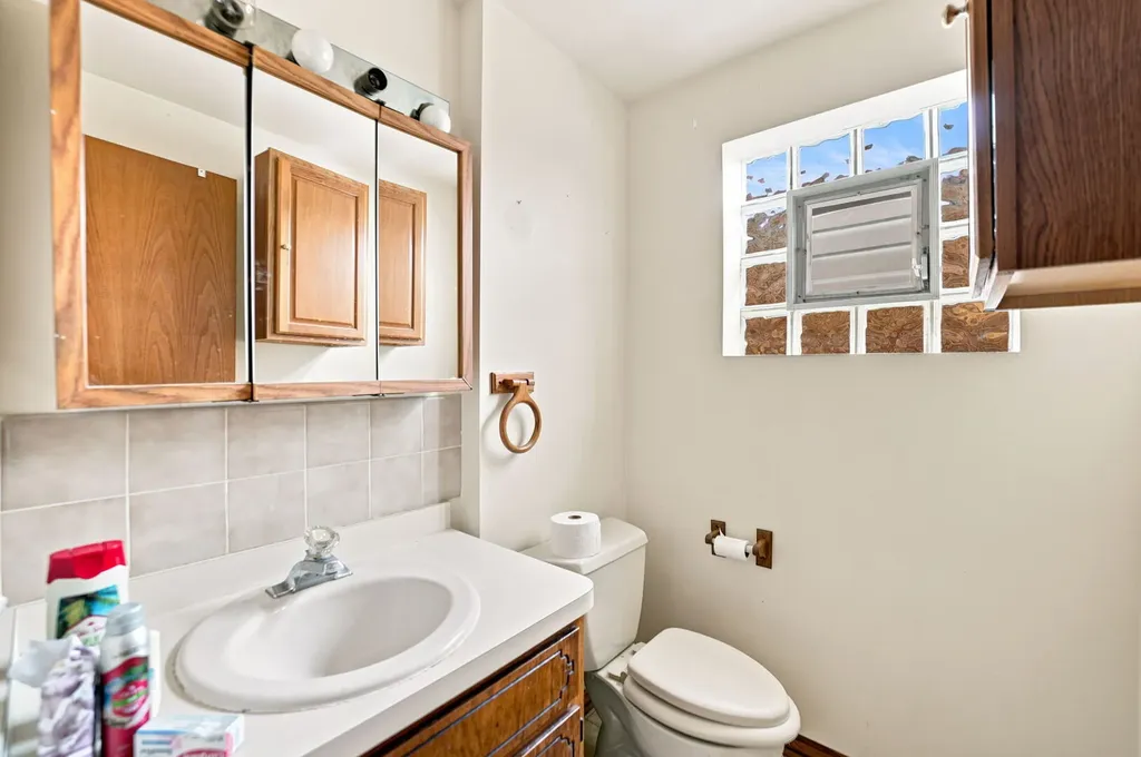 5789 North Elston Avenue Chicago IL 60646