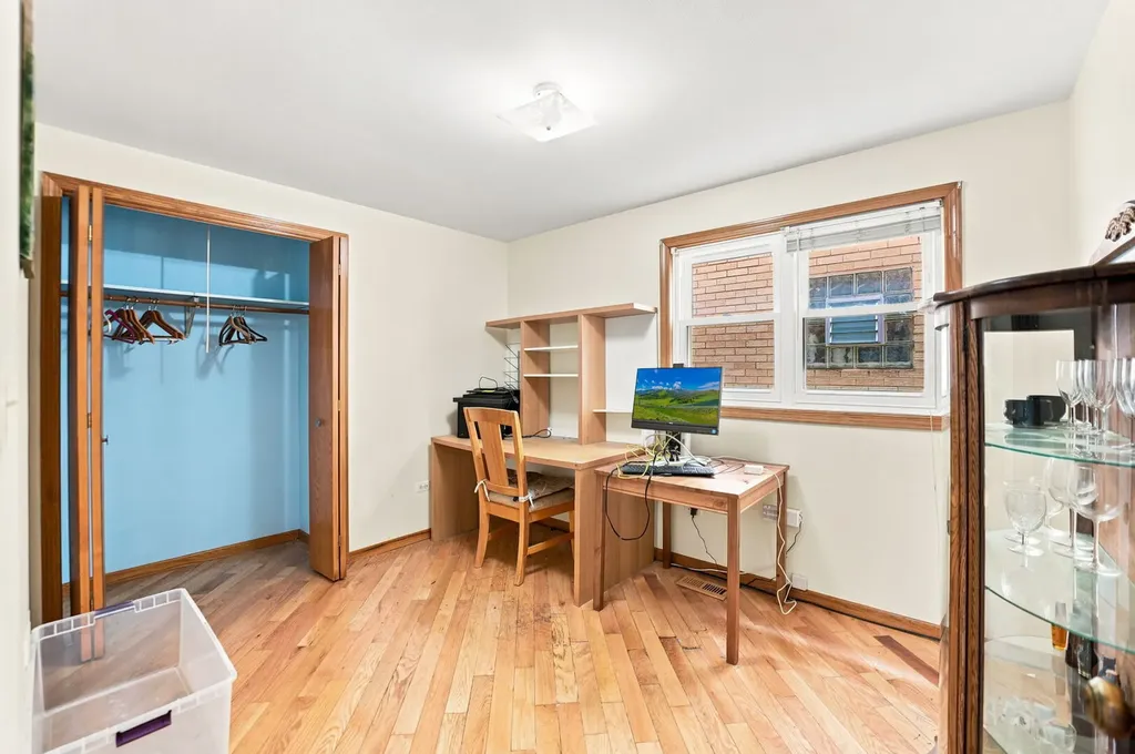 5789 North Elston Avenue Chicago IL 60646