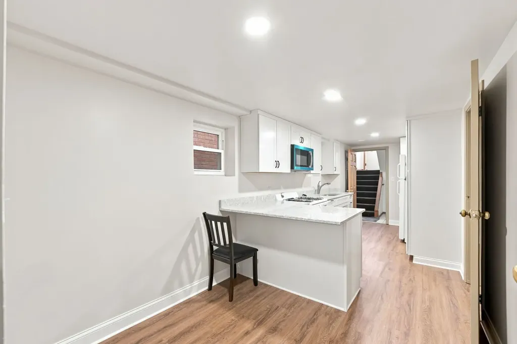 5789 North Elston Avenue Chicago IL 60646
