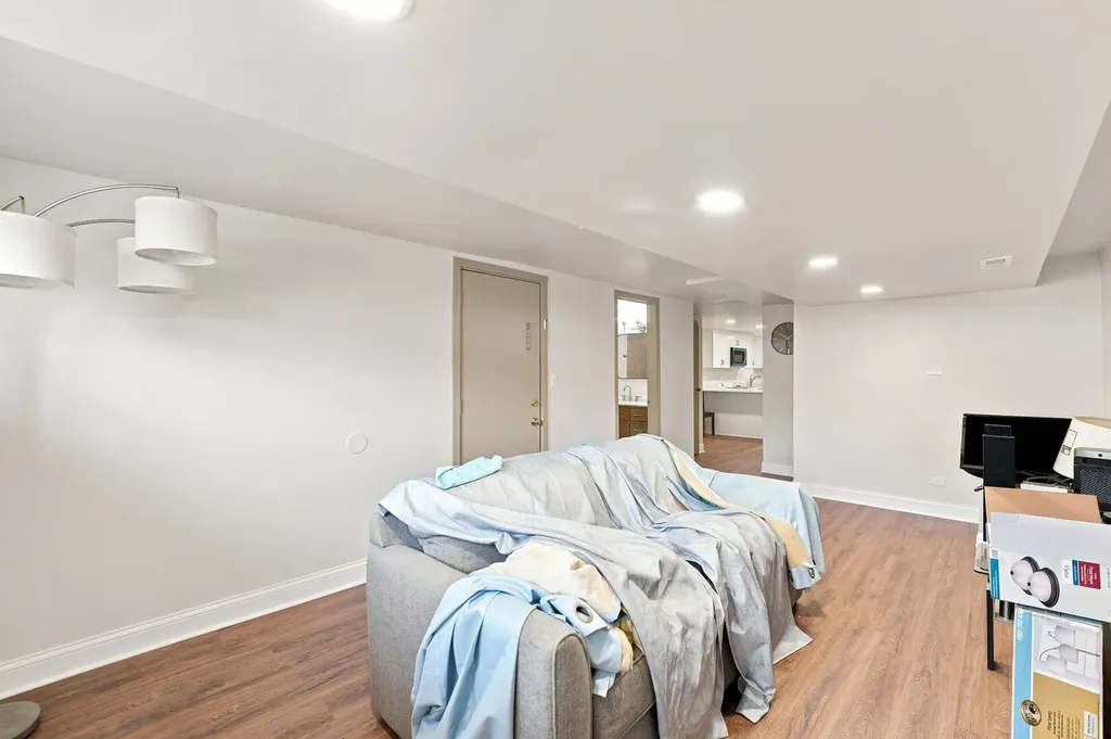 5789 North Elston Avenue Chicago IL 60646