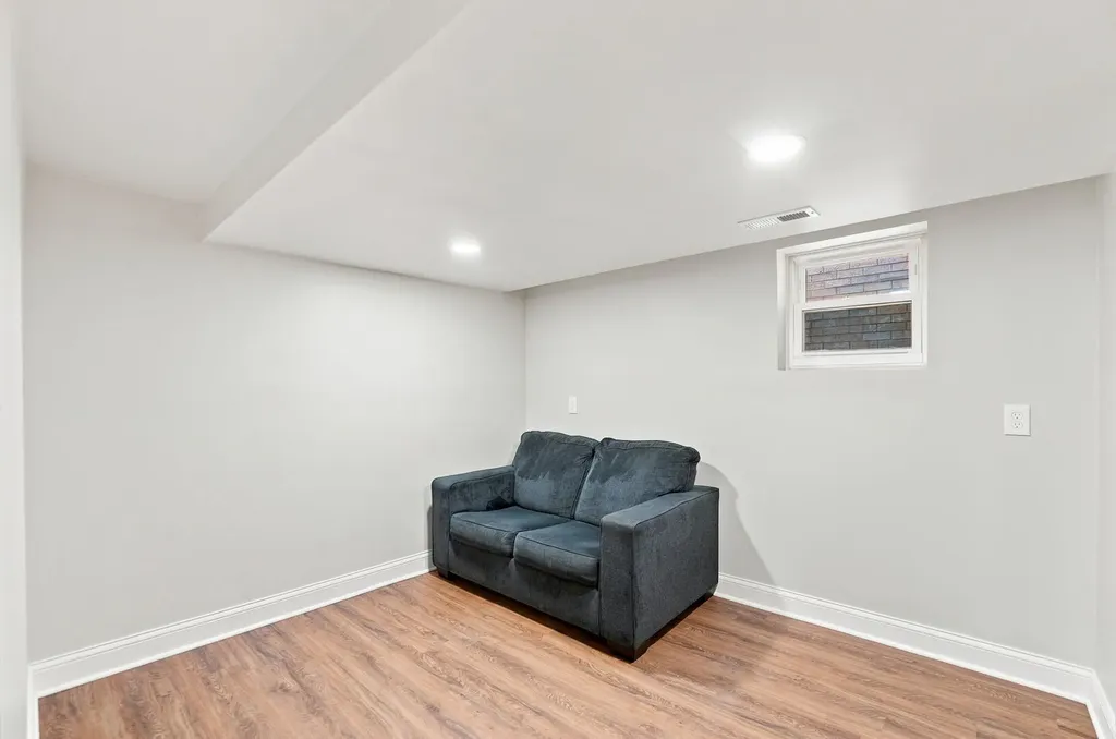 5789 North Elston Avenue Chicago IL 60646