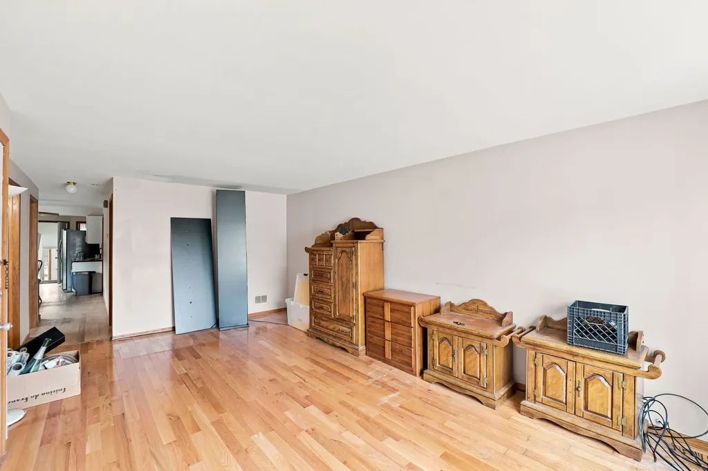 5789 North Elston Avenue Chicago IL 60646