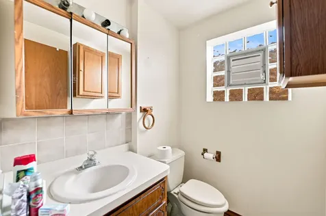 5789 North Elston Avenue Chicago IL 60646