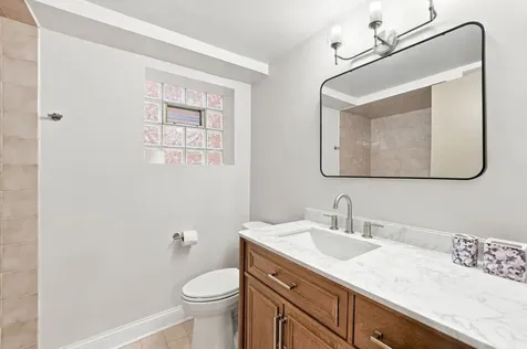 5789 North Elston Avenue Chicago IL 60646