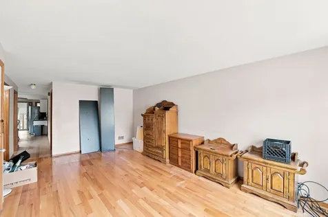 5789 North Elston Avenue Chicago IL 60646