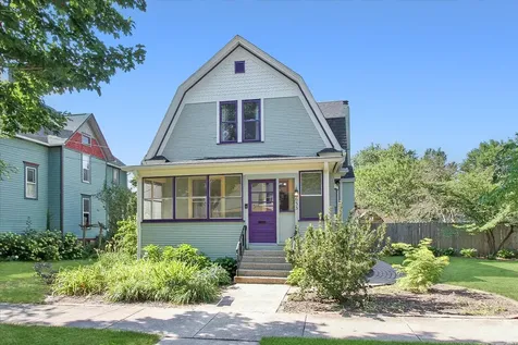 633 Lillie Street Elgin IL 60120