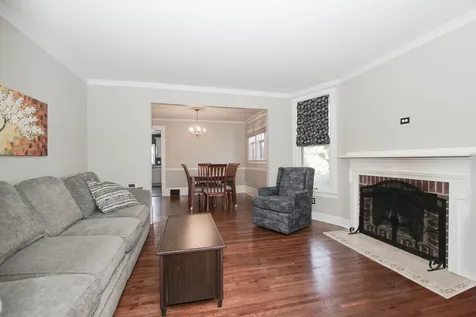 633 Lillie Street Elgin IL 60120