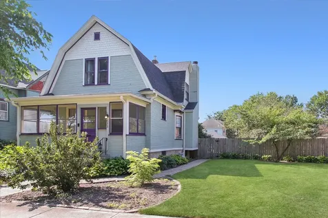 633 Lillie Street Elgin IL 60120