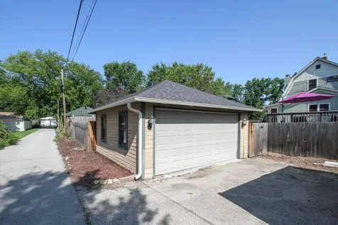 633 Lillie Street Elgin IL 60120