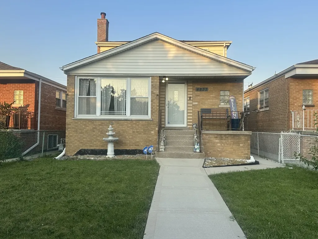 4837 South Long Avenue Chicago IL 60638