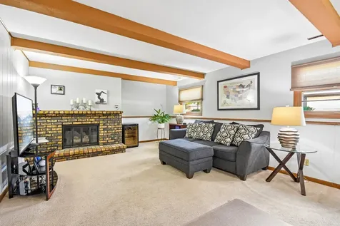 213 East Willow Street Elburn IL 60119