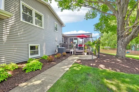 213 East Willow Street Elburn IL 60119