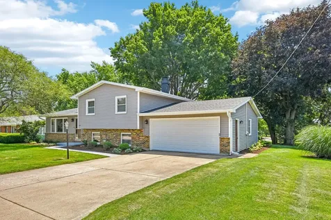 213 East Willow Street Elburn IL 60119