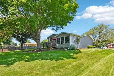 213 East Willow Street Elburn IL 60119