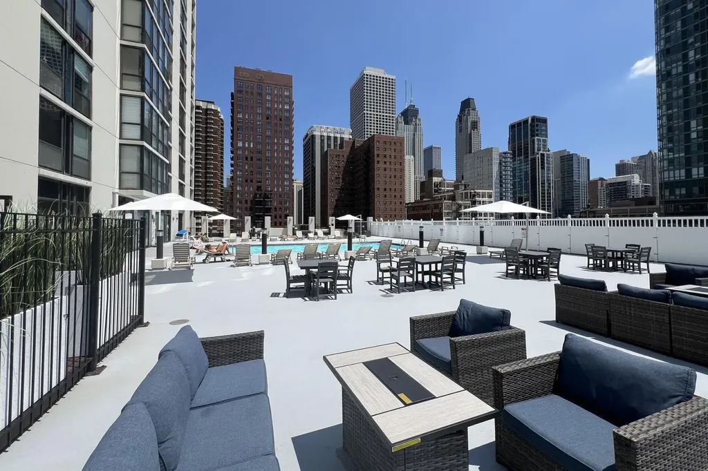 1122 North Clark Street Chicago IL 60638