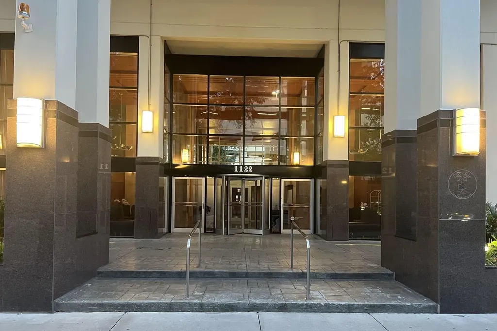 1122 North Clark Street Chicago IL 60638