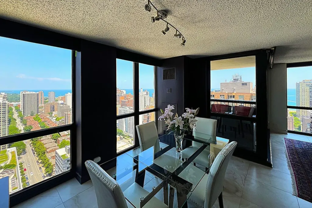 1122 North Clark Street Chicago IL 60638